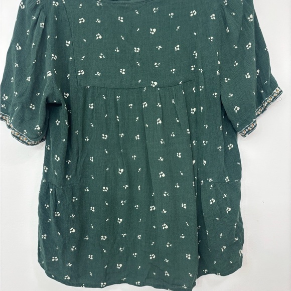 Knox Rose Green and Gray Embroidered Tops - Picture 15 of 15